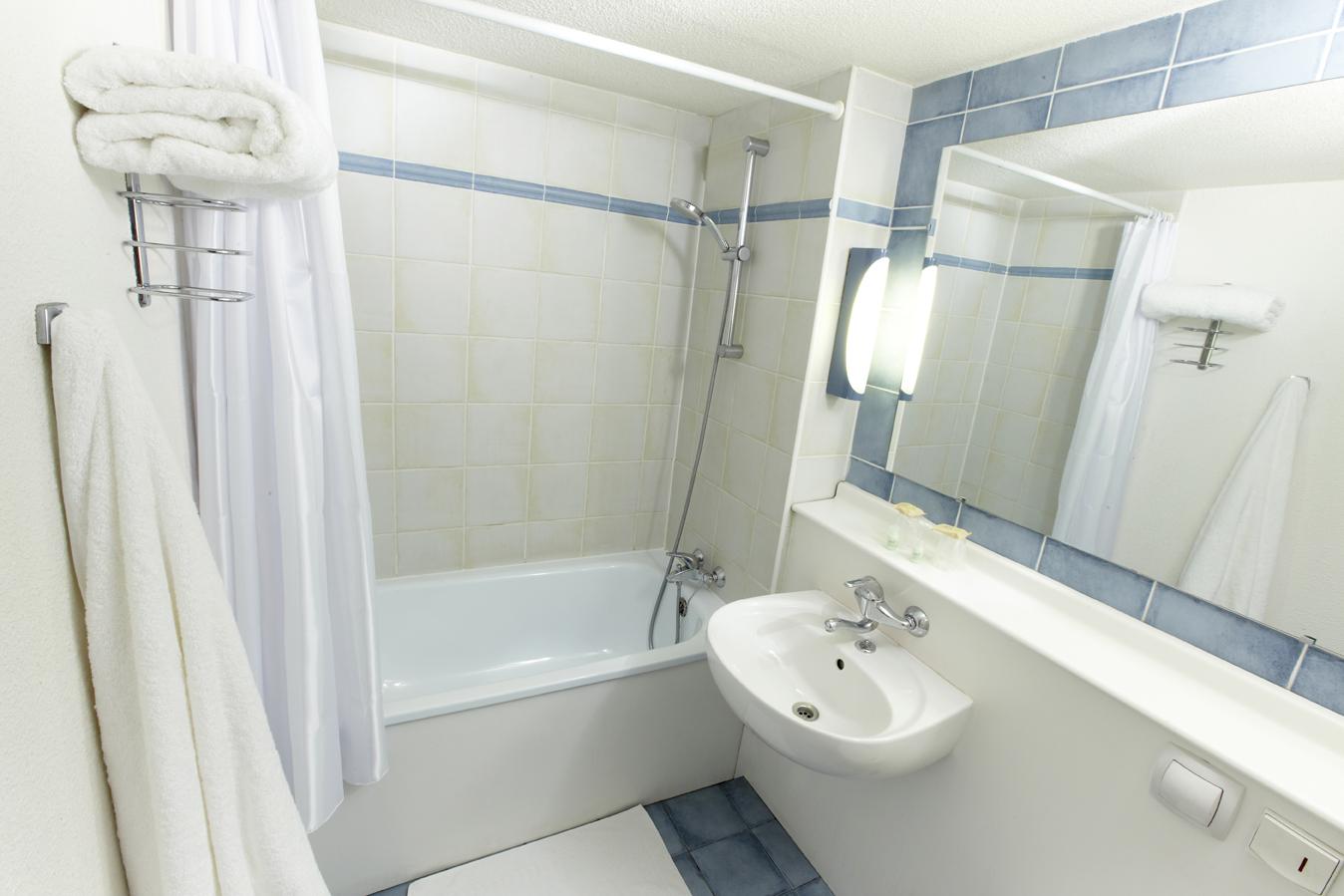 Kyriad Chateauroux - Saint-Maur Bilik gambar